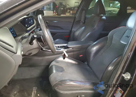 2021 Hyundai Sonata N Line z USA, uszkodzony, nr VIN 5NPEK4JC4MH082307